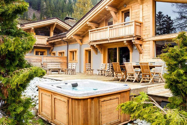 Chalet with private jacuzzi in Chamonix for private event